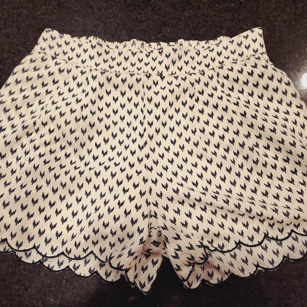 Adorable scalloped detail dark navy and white dress shorts with pockets
